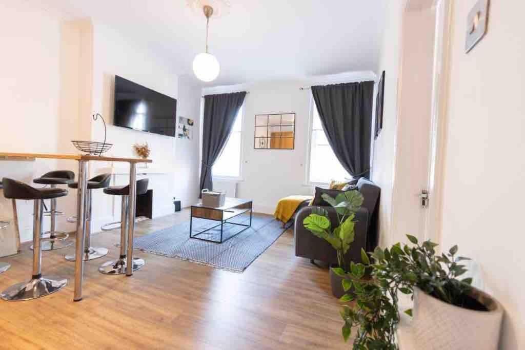 Lovely 2 Bedroom Apartment In Chelsea Sw3 London Exterior photo